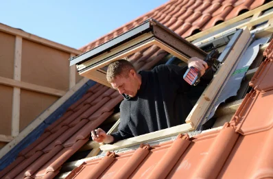 Pose de fenêtres de toit Velux à Coivrel